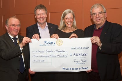 IT’s a boost for hospice from Forest Rotary club
