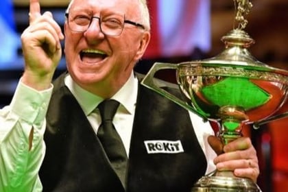 Cue stars roll back years to black ball final